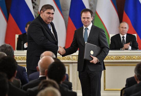 President Vladimir Putin meets with President of Uzbekistan Shavkat Mirziyoyev