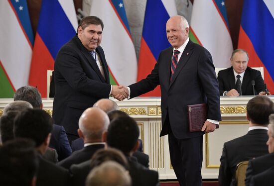 President Vladimir Putin meets with President of Uzbekistan Shavkat Mirziyoyev