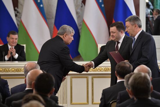 President Vladimir Putin meets with President of Uzbekistan Shavkat Mirziyoyev