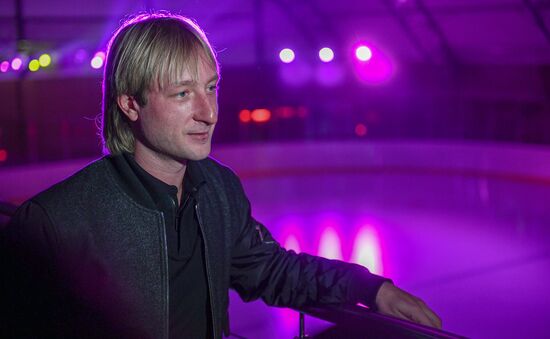 Opening of the Plyushchenko's Angels figure skating academy in Moscow