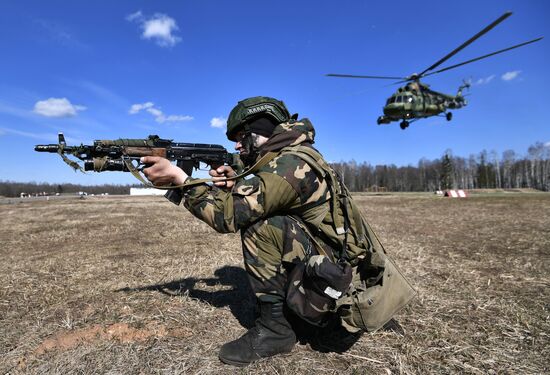 International tactical paratrooper drills in Vitebsk