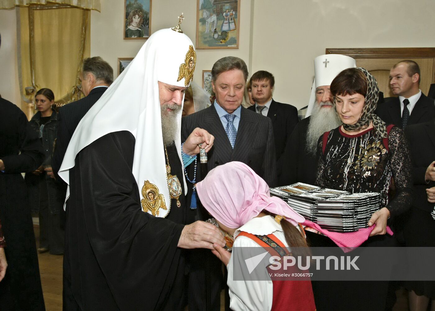 Patriarch Alexis II and Governor Gromov visit Dmitrov