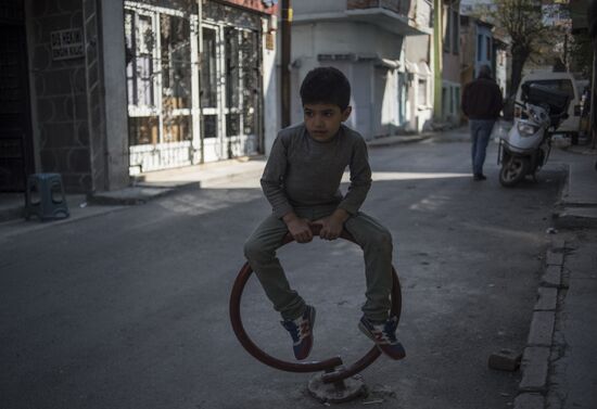 Syrian refugges in Turkey's Izmir Province
