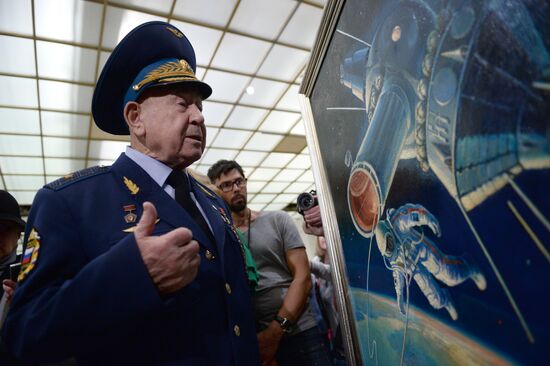 A. A. Leonov's painting transmitted to Tretyakov gallery
