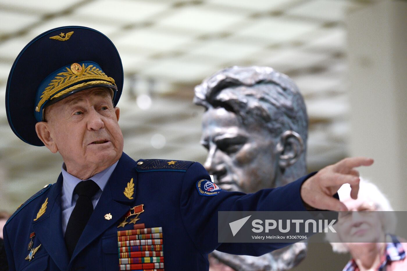 A. A. Leonov's painting transmitted to Tretyakov gallery