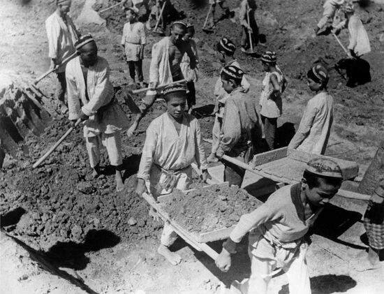 Construction of Fergana Canal