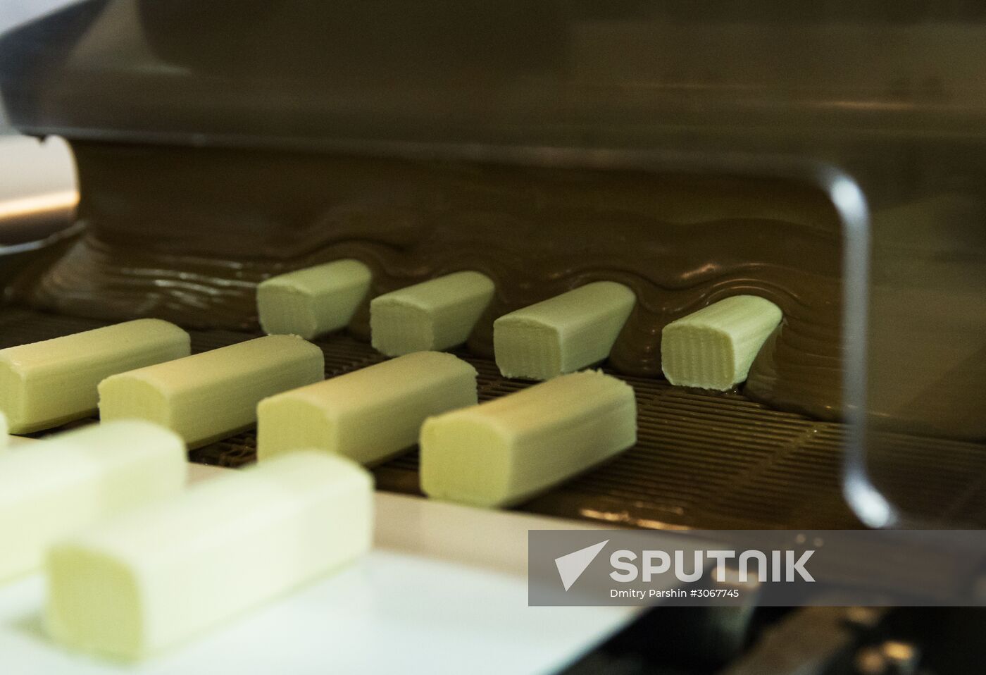 Production of B.Yu. Aleksandrov chocolate covered curd cheese bars