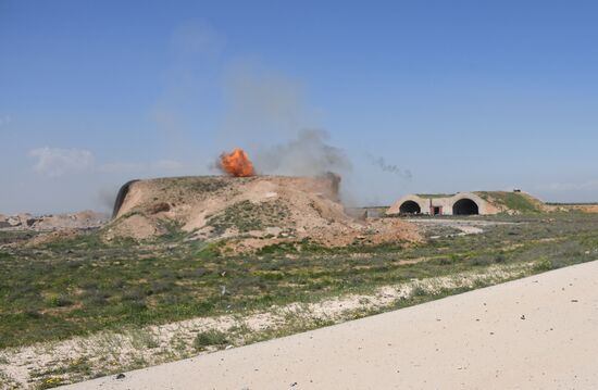 U.S. strikes Syrian military airfield