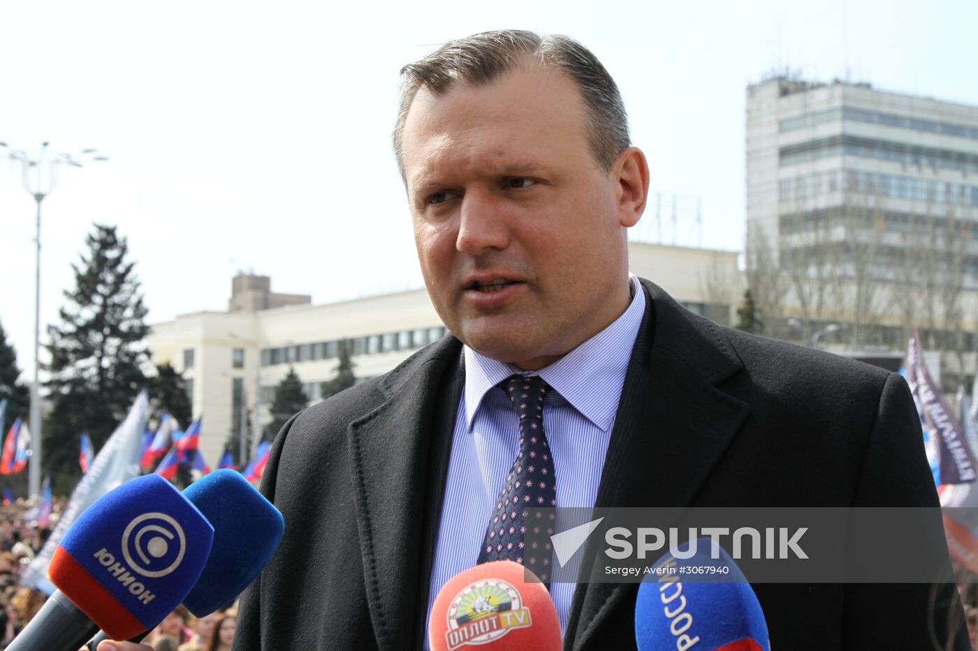 Rally in Donetsk marks anniversary of Donetsk People's Republic