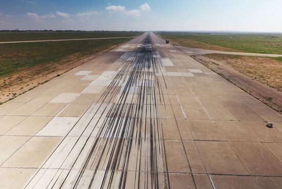 U.S. strikes Syrian military airfield