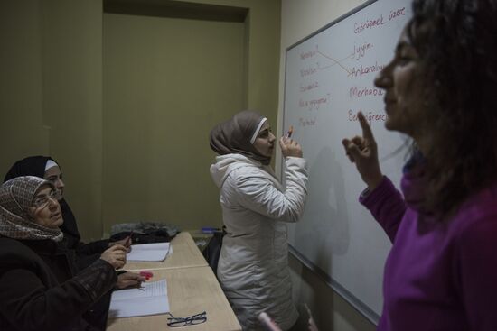 Syrian refugees in Istanbul