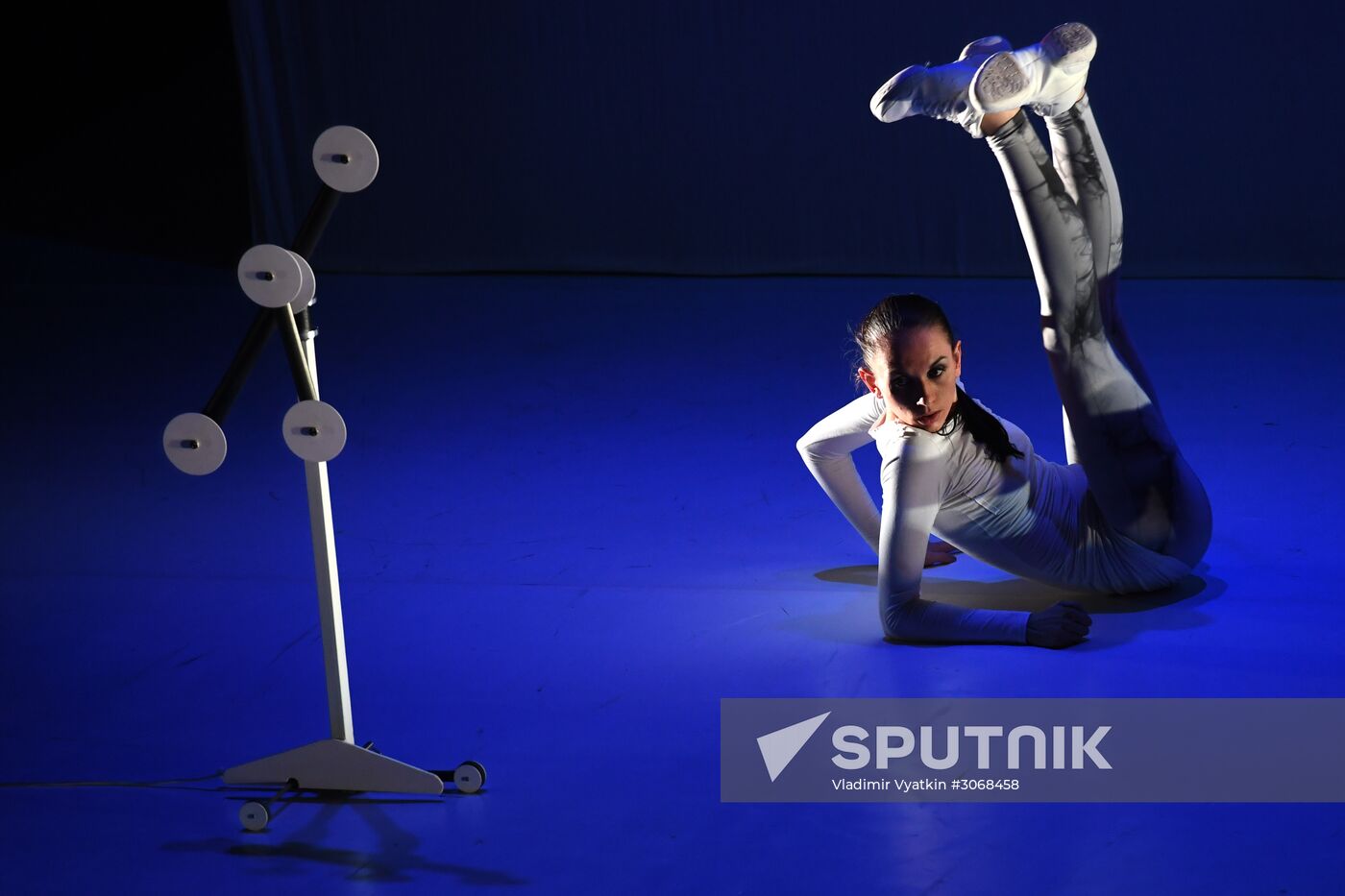 Theoretical Model of Absolute Freedom and Five performances as part of Golden Mask festival