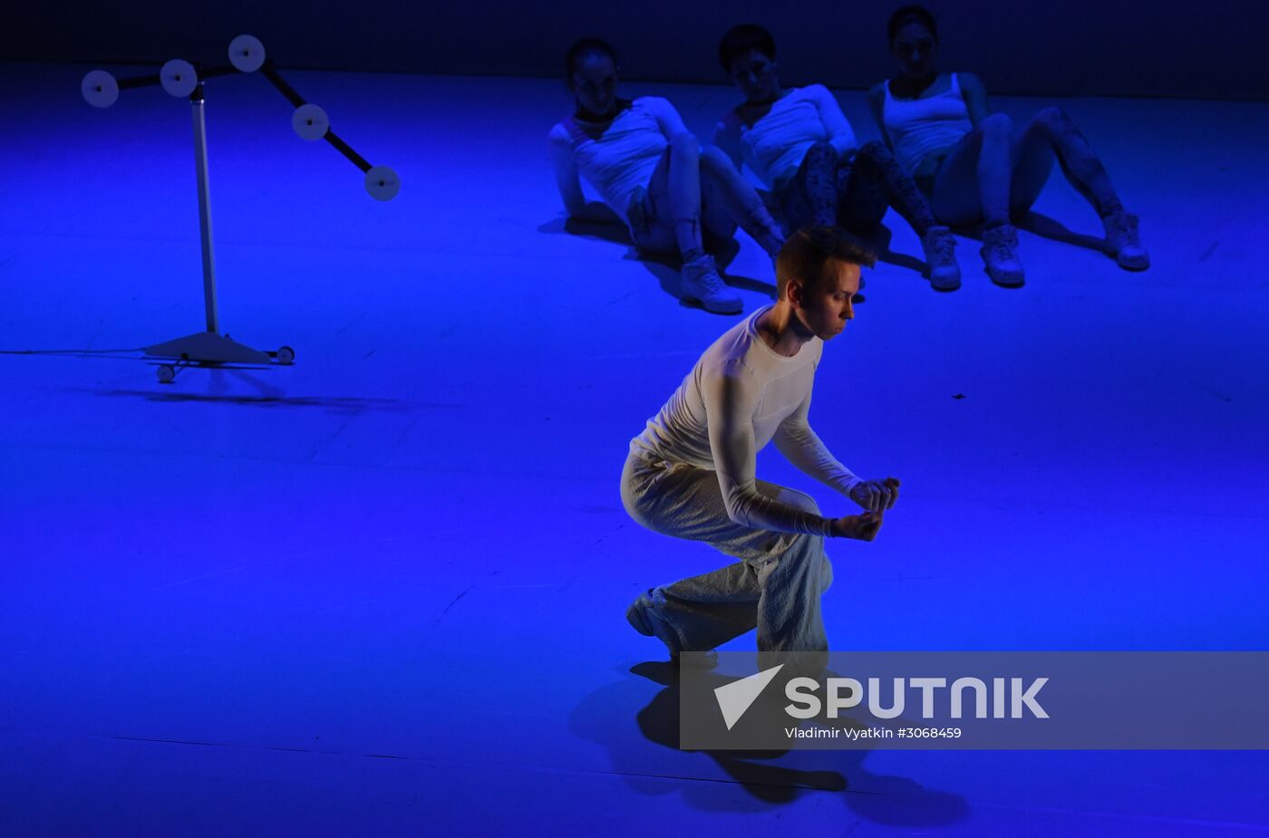 Theoretical Model of Absolute Freedom and Five performances as part of Golden Mask festival