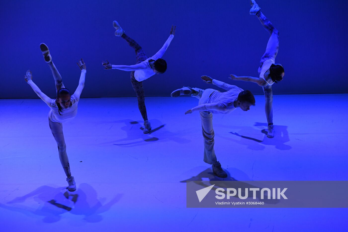 Theoretical Model of Absolute Freedom and Five performances as part of Golden Mask festival