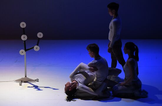 Theoretical Model of Absolute Freedom and Five performances as part of Golden Mask festival