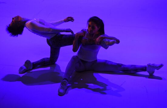 Theoretical Model of Absolute Freedom and Five performances as part of Golden Mask festival