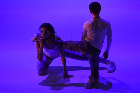 Theoretical Model of Absolute Freedom and Five performances as part of Golden Mask festival