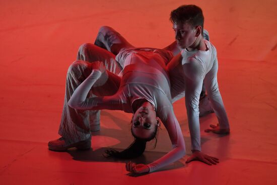 Theoretical Model of Absolute Freedom and Five performances as part of Golden Mask festival