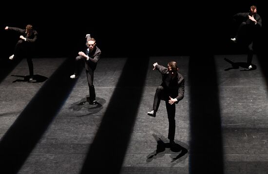 Theoretical Model of Absolute Freedom and Five performances as part of Golden Mask festival