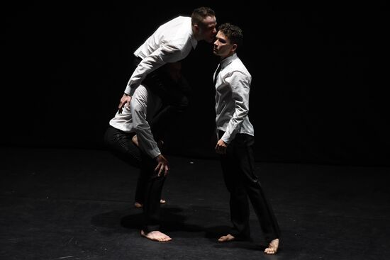 Theoretical Model of Absolute Freedom and Five performances as part of Golden Mask festival