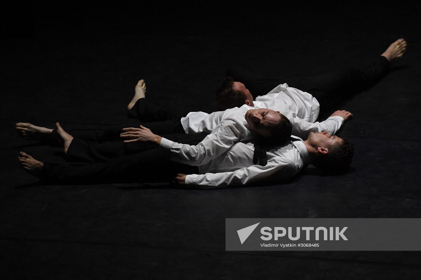 Theoretical Model of Absolute Freedom and Five performances as part of Golden Mask festival