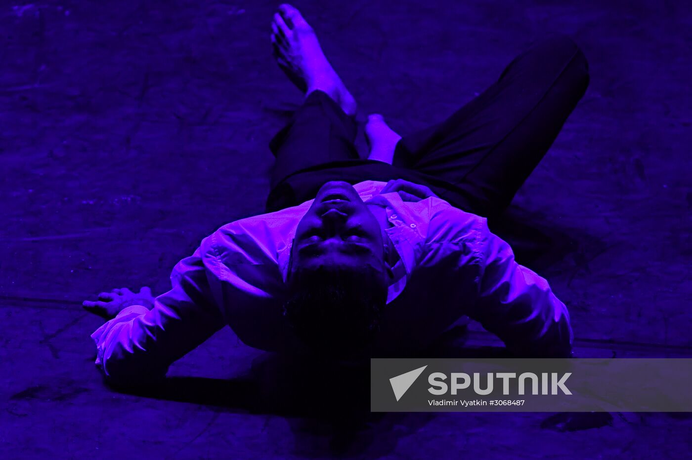 Theoretical Model of Absolute Freedom and Five performances as part of Golden Mask festival