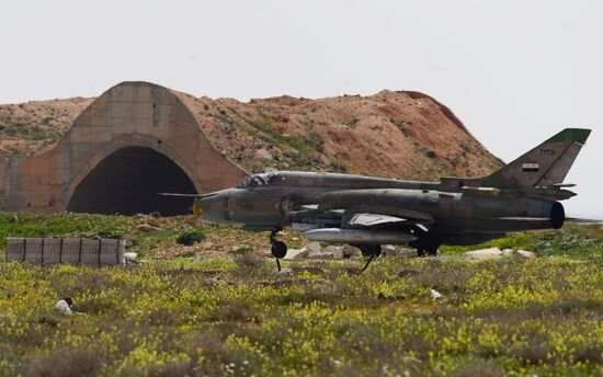 Syrian Air Forces resume flights from Shayrat Air Base