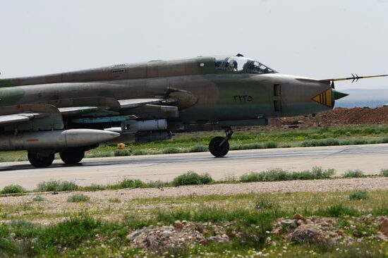 Syrian Air Forces resume flights from Ash Sha'irat air base