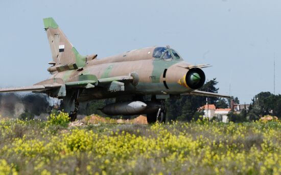 Syrian Air Forces resume flights from Ash Sha'irat air base