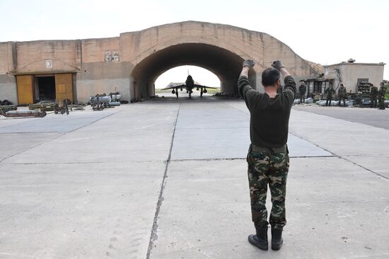 Syrian Air Forces resume flights from Ash Sha'irat air base