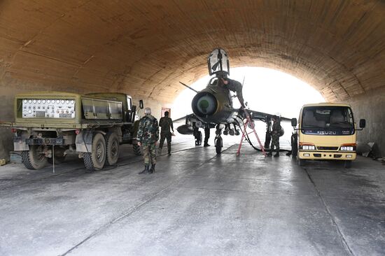 Syrian Air Forces resume flights from Ash Sha'irat air base