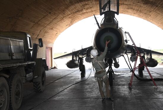 Syrian Air Forces resume flights from Ash Sha'irat air base