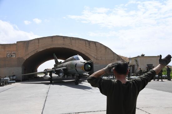 Syrian Air Forces resume flights from Ash Sha'irat air base