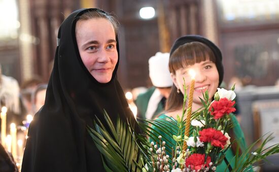 Patriarchal service on the eve of Palm Sunday in Cathedral of Christ the Savior