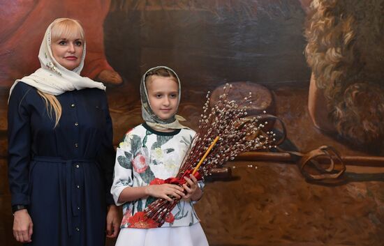 Patriarchal service on the eve of Palm Sunday in Cathedral of Christ the Savior