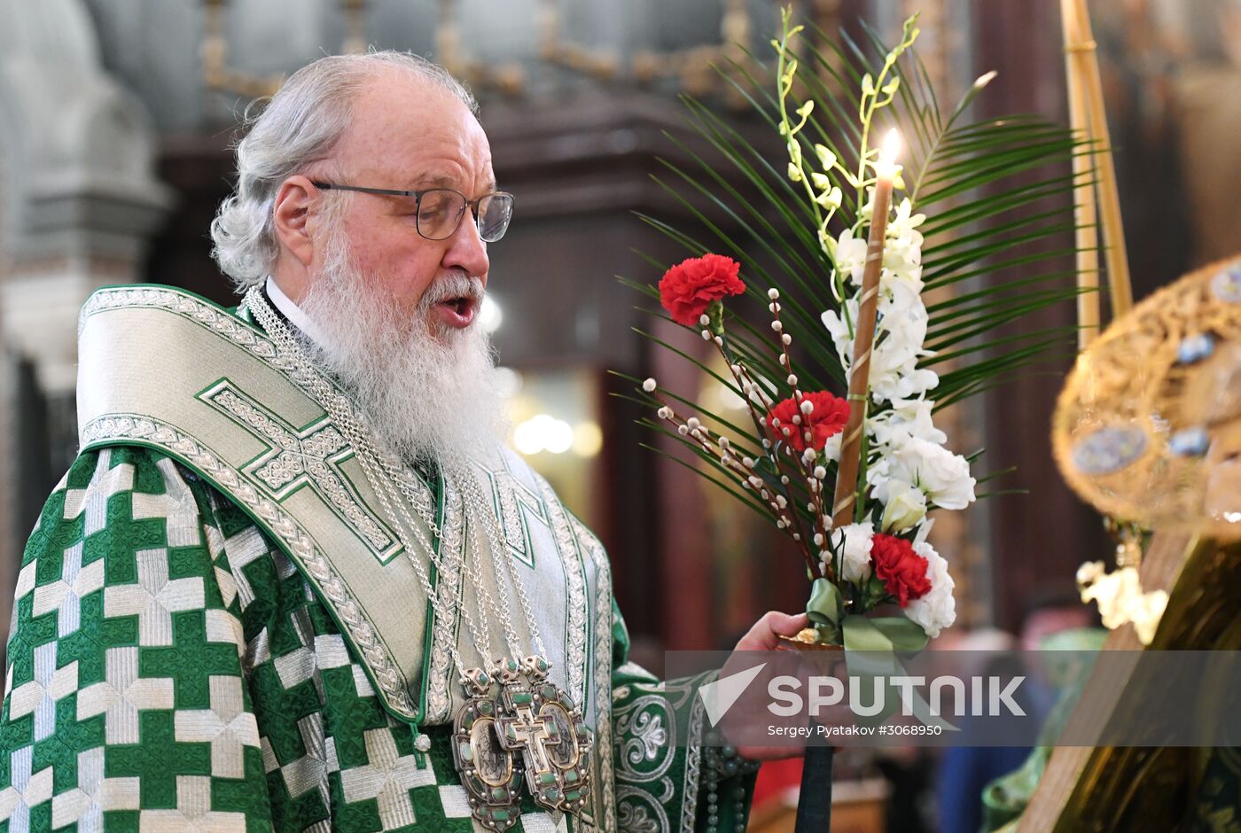 Patriarchal service on the eve of Palm Sunday in Cathedral of Christ the Savior