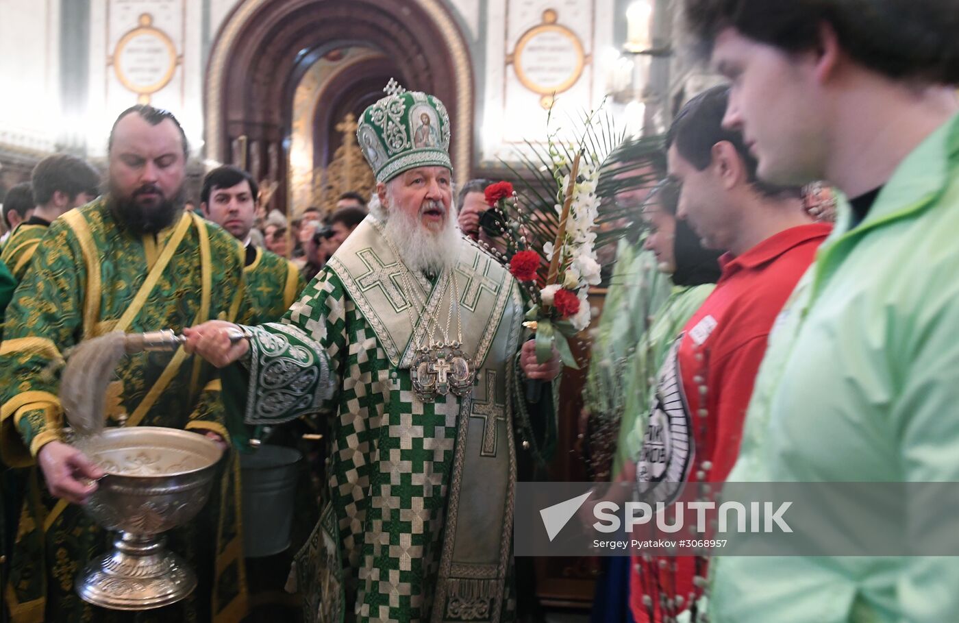 Patriarchal service on the eve of Palm Sunday in Cathedral of Christ the Savior