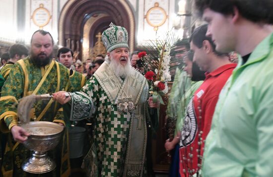Patriarchal service on the eve of Palm Sunday in Cathedral of Christ the Savior