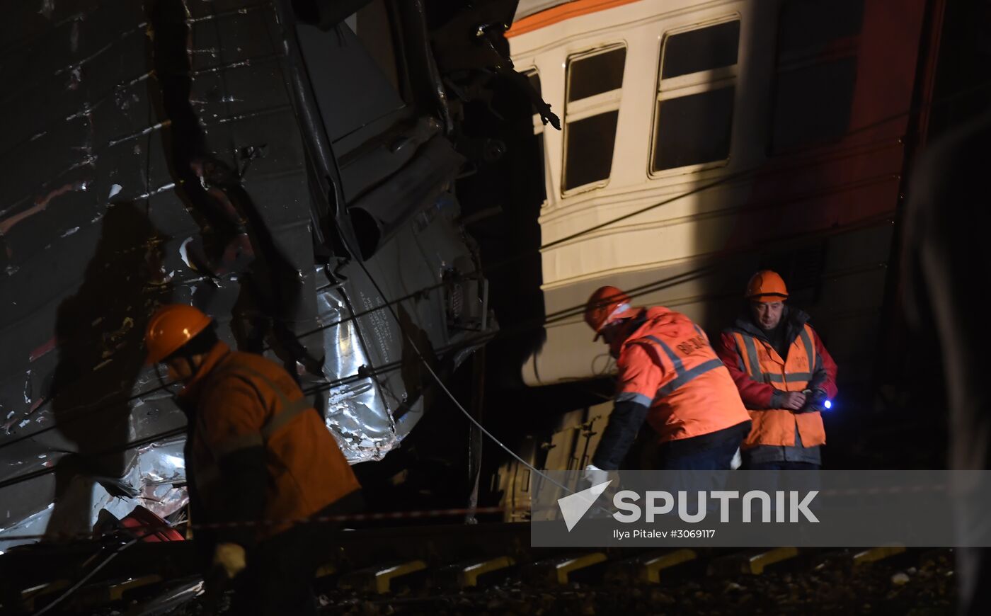 Two trains collide in the west of Moscow