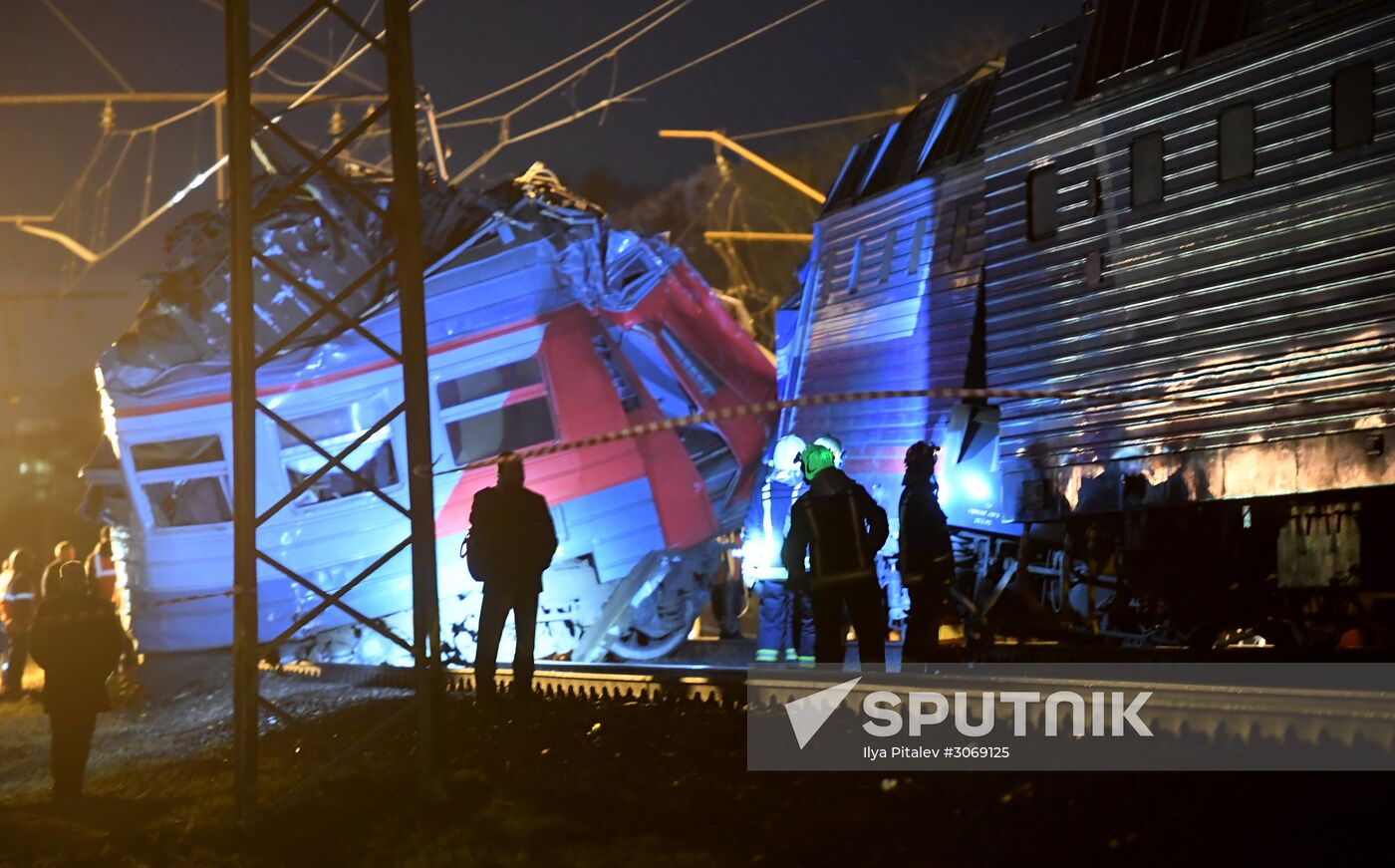 Two trains collide in the west of Moscow