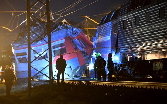 Two trains collide in the west of Moscow