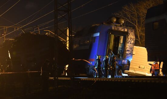 Two trains collide in the west of Moscow