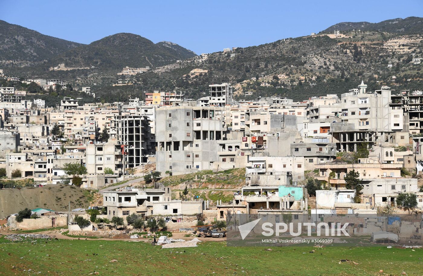 Views of Syria between Hama and Tishreen