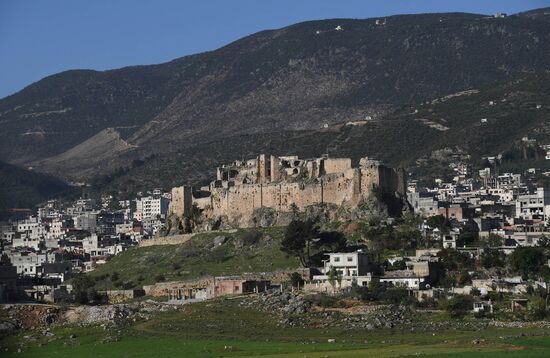 Views of Syria between Hama and Tishreen