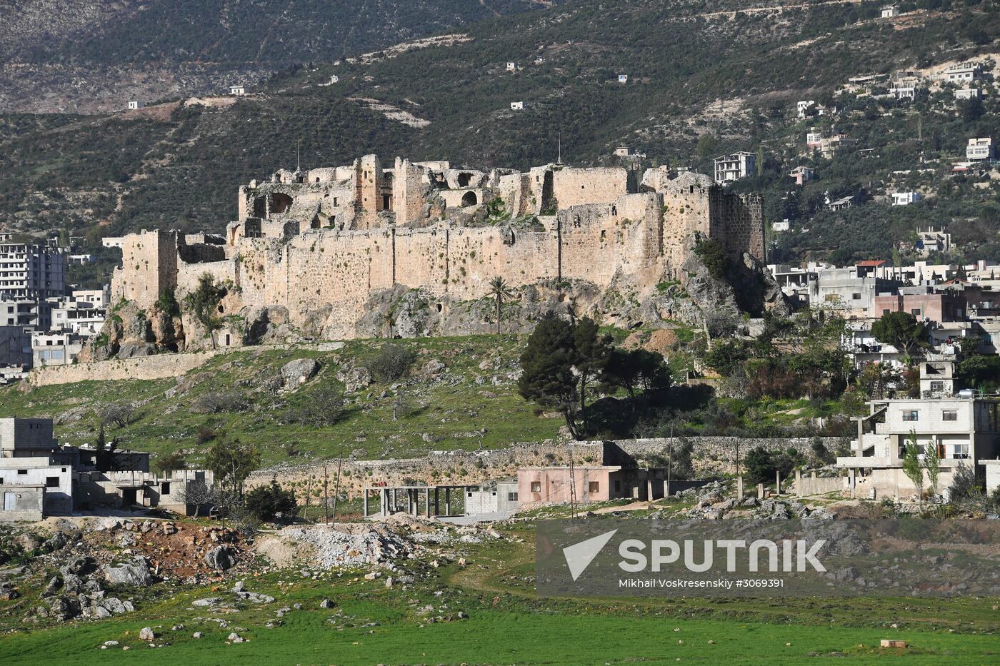 Views of Syria between Hama and Tishreen