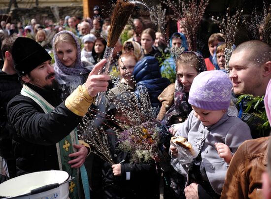 Palm Sunday celebrated in Russian cities