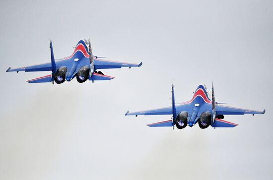 Rehearsal of Victory Day parade air show