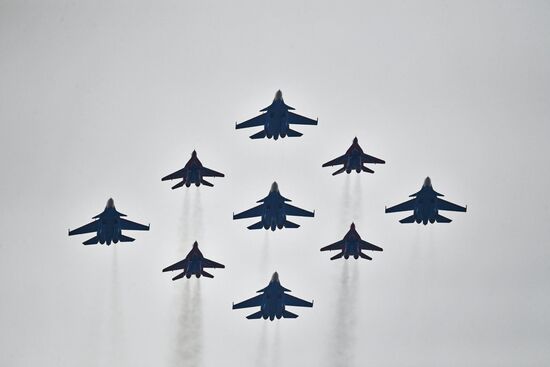 Rehearsal of Victory Day parade air show