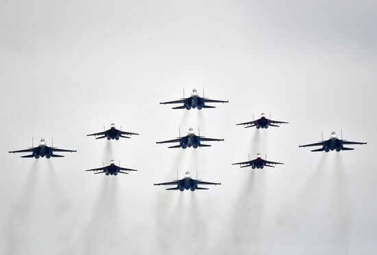 Rehearsal of Victory Day parade air show