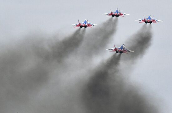Rehearsal of aerial part of Victory Parade
